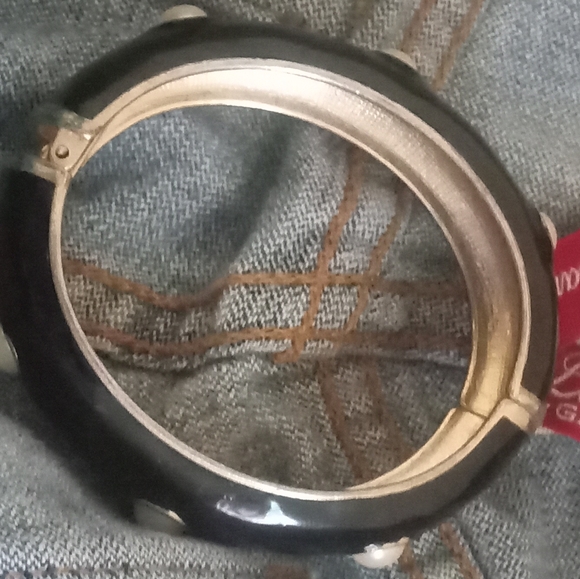 Vintage Black Enameled Inlaid Pearl Bracelet - Picture 4 of 8